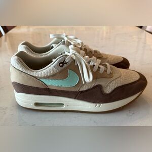 Nike Air Max 1–Crepe Brown (released 2022)